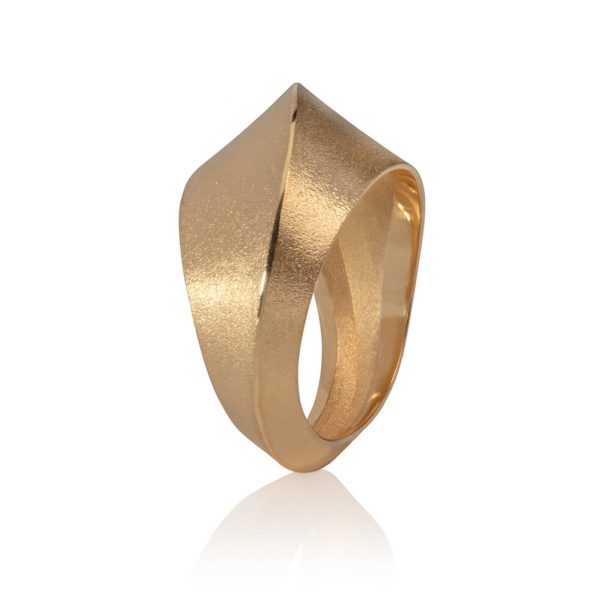 Dune ring in 18ct gold